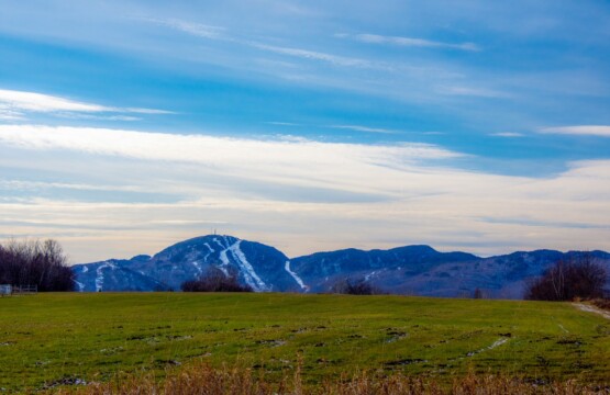 Vue sur le mont Orford, en Estrie